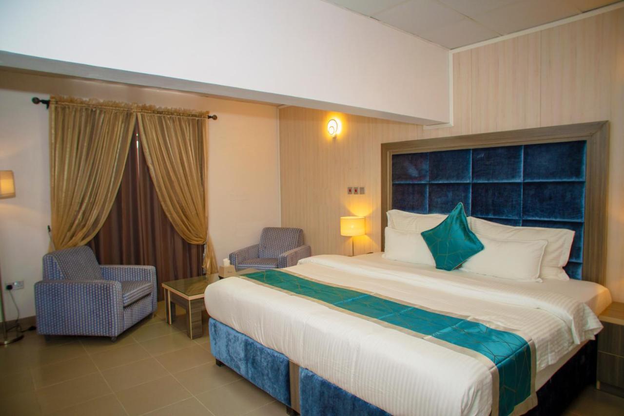 Riviera Suites Lagos Exterior photo